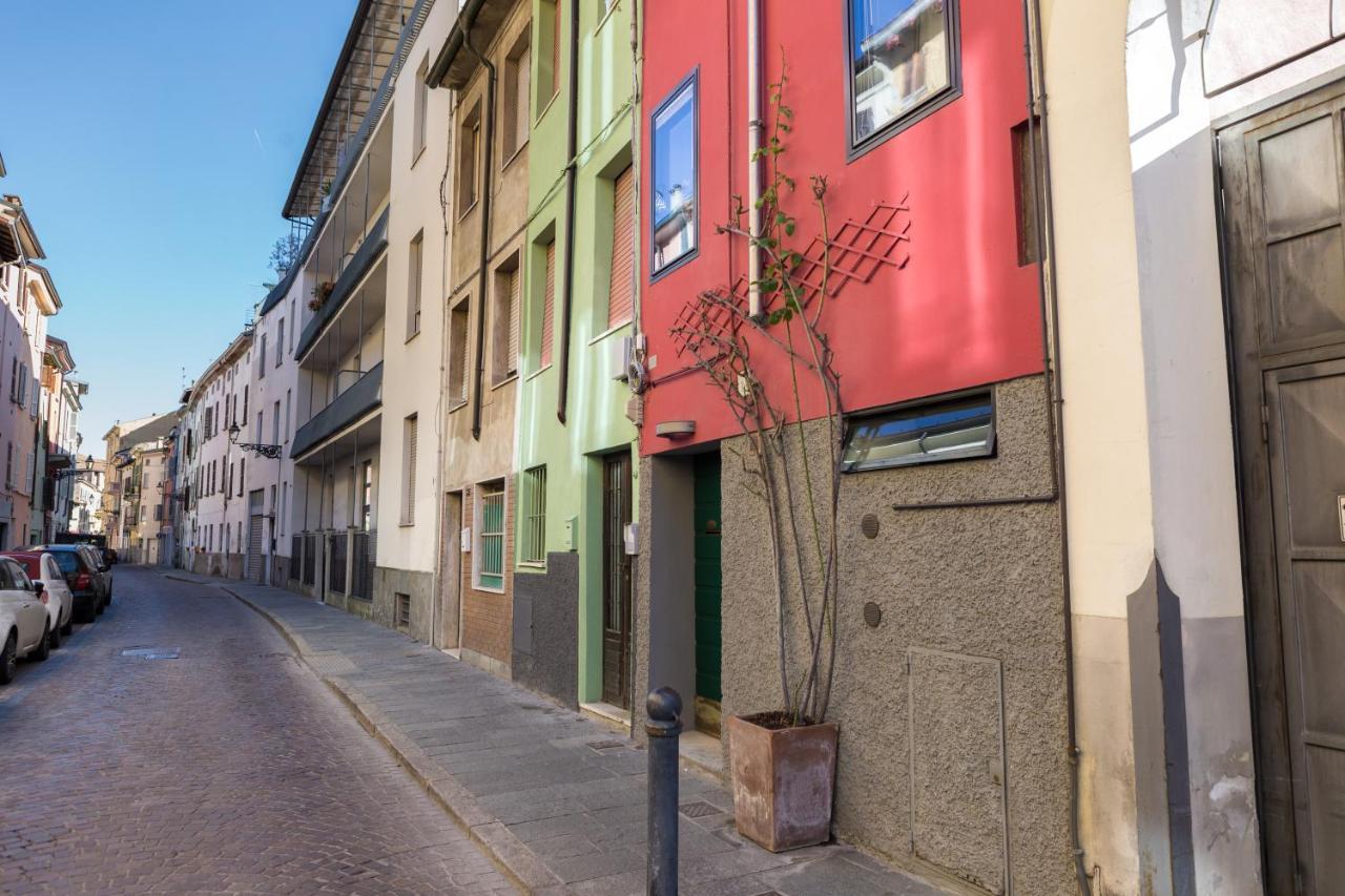 A due passi della casa natale del Maestro Toscanini Parma Esterno foto